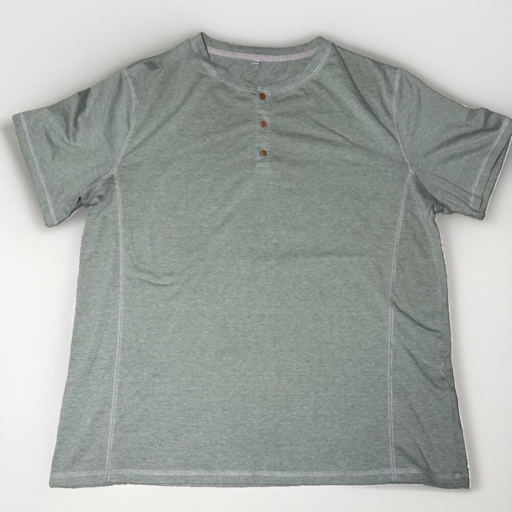 Men’s Henley Shirt XL Light Sage Green Short Sleeve 3 Button Casual Tee